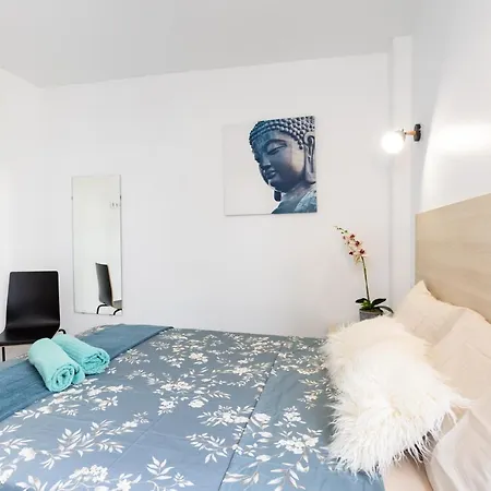 Gasthuis Black Cat Surf House 1 B *